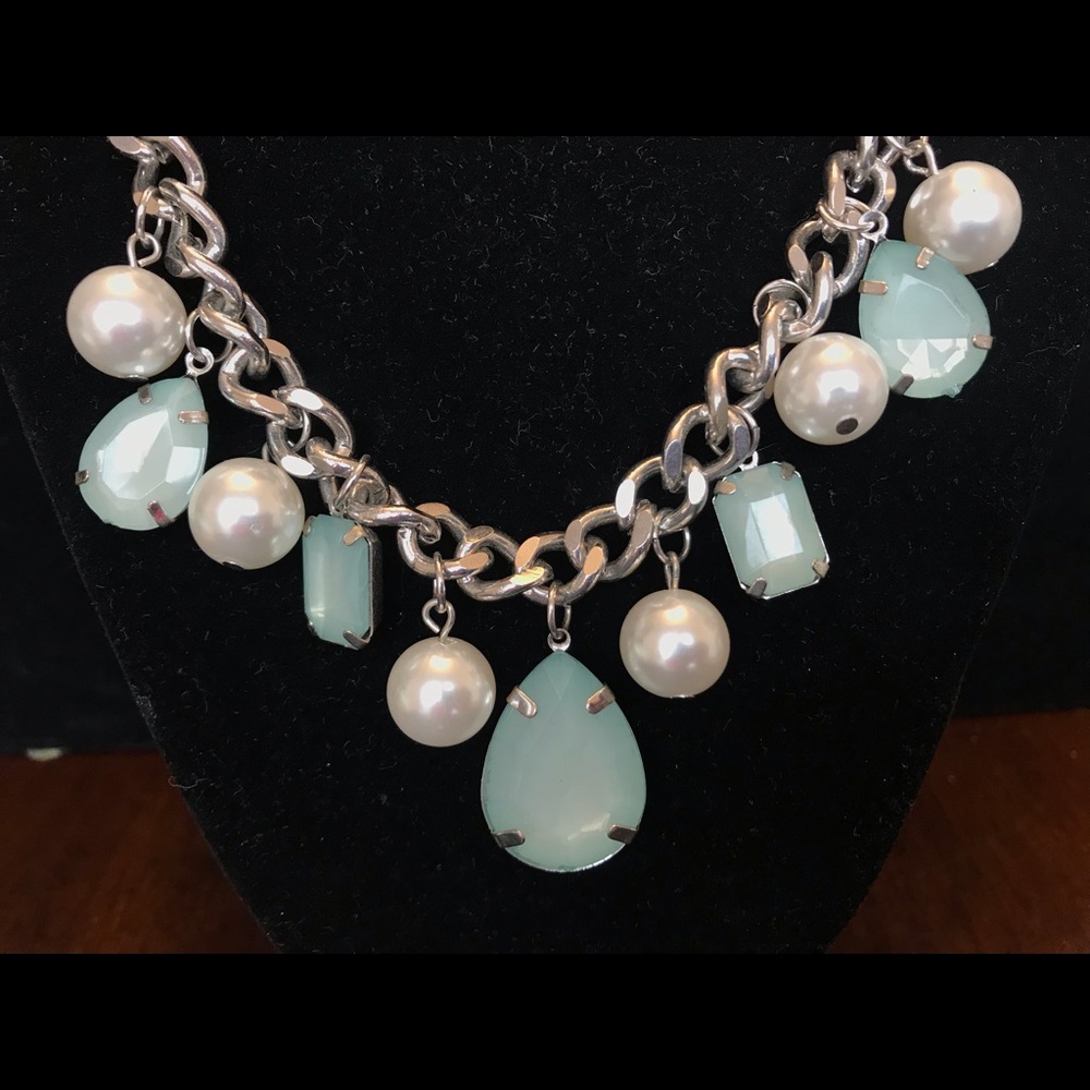 Beautiful necklace - Picture 2 of 3